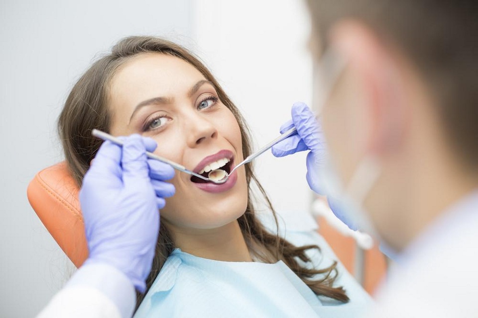 Why Dentists Can Clean Your Teeth Better