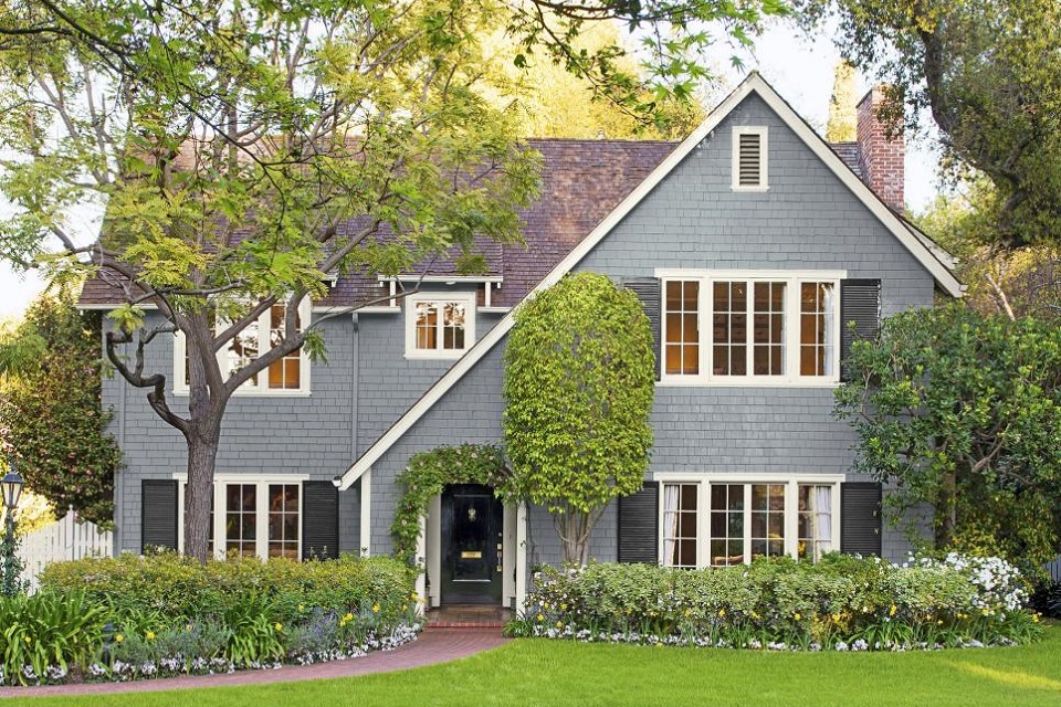 Interior Designers To Increase Your Home's Curb Appeal