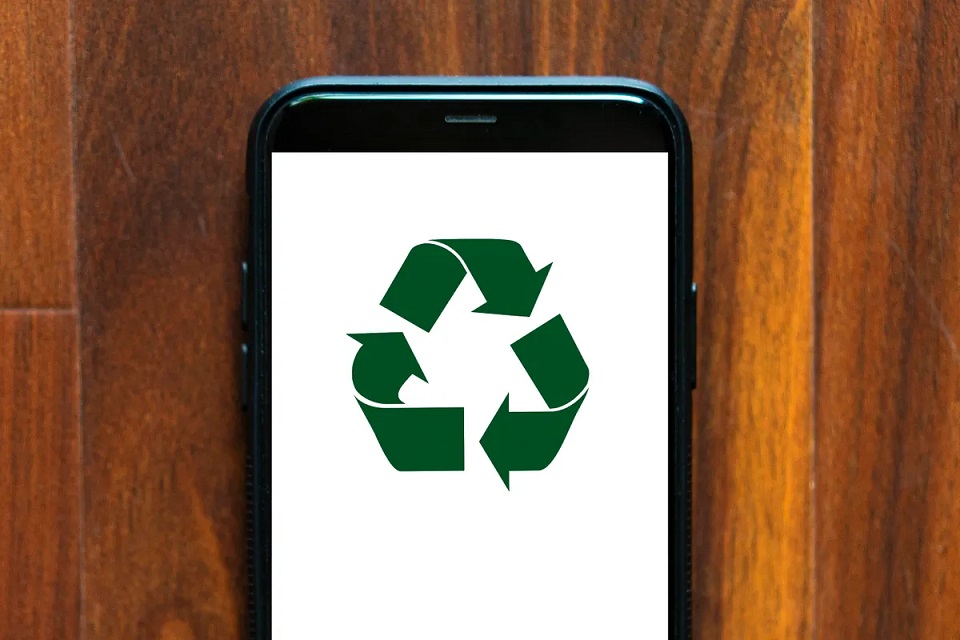 Recycling Old Phones Saves Energy