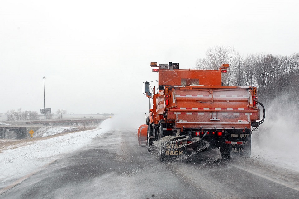 How Salt Spreading Can Help Snow Removal