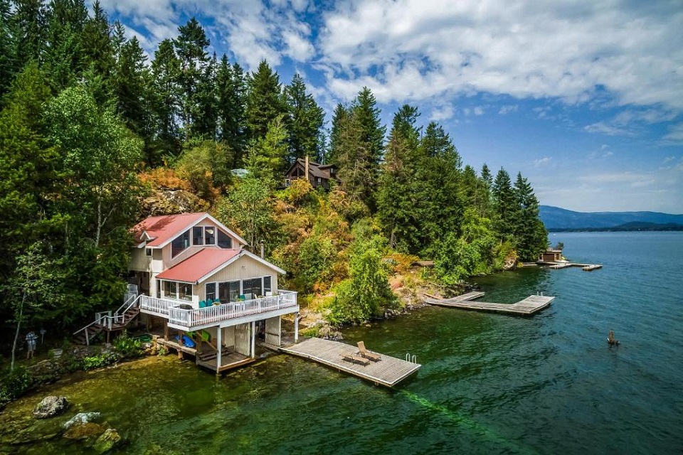 Waterfront Cabin For Your Next Vacation