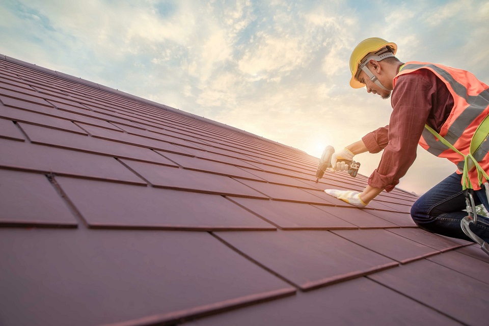Benefits Of Hiring Residential Roofing Services