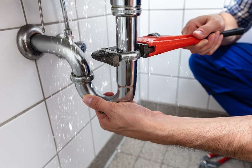 Essential Plumbing Repairs Every Homeowner Should Know