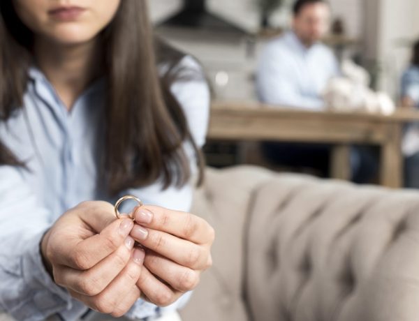 Things Every Wife Should Ask For In A Divorce Settlement