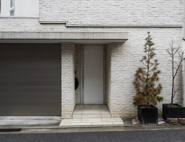 The Different Issues A Garage Door Repairman Can Spot Early
